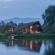 富阳阳陂湖湿地生态酒店 / 尌林建筑