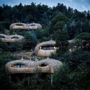 精品酒店：卢旺达公园里的“茅草屋”