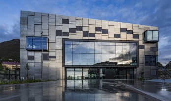 铜板表皮——挪威卑尔根大学艺术大楼