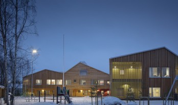 空间灵活的芬兰“谷仓”幼儿园