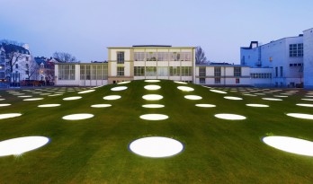 绿草如茵，星星点点——施塔德尔博物馆扩建工程 / Schneider + Schumacher