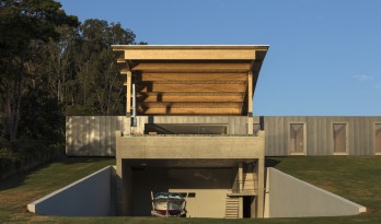 以谦逊之姿眺望大地：阿瓦雷住宅 / Sergio Sampaio Arquitetura + Planejamento