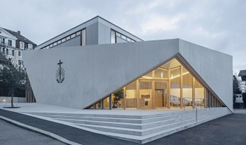对角线构筑轻盈的“翅膀”：瑞士新使徒教堂 / LOCALARCHITECTURE