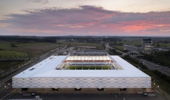 卢森堡足球橄榄球体育场 / gmp Architects