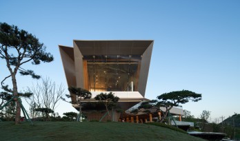 木构建造设计一体化 l 宜宾白兰美学馆：建筑如何在地生长？