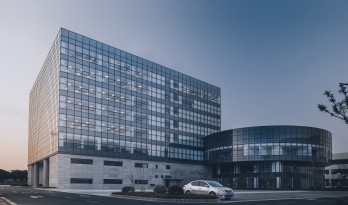 国方电子研发中心 / 平介设计，苏州大学建筑学院