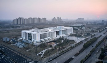 肥东县大剧院文化馆 / 上海华都建筑规划设计有限公司