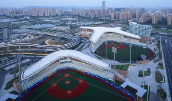 云之翼：杭州亚运会棒垒球体育文化中心 / 浙江大学建筑设计研究院