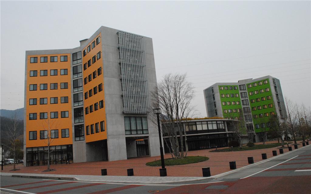 山梨学院大学-室外.jpg