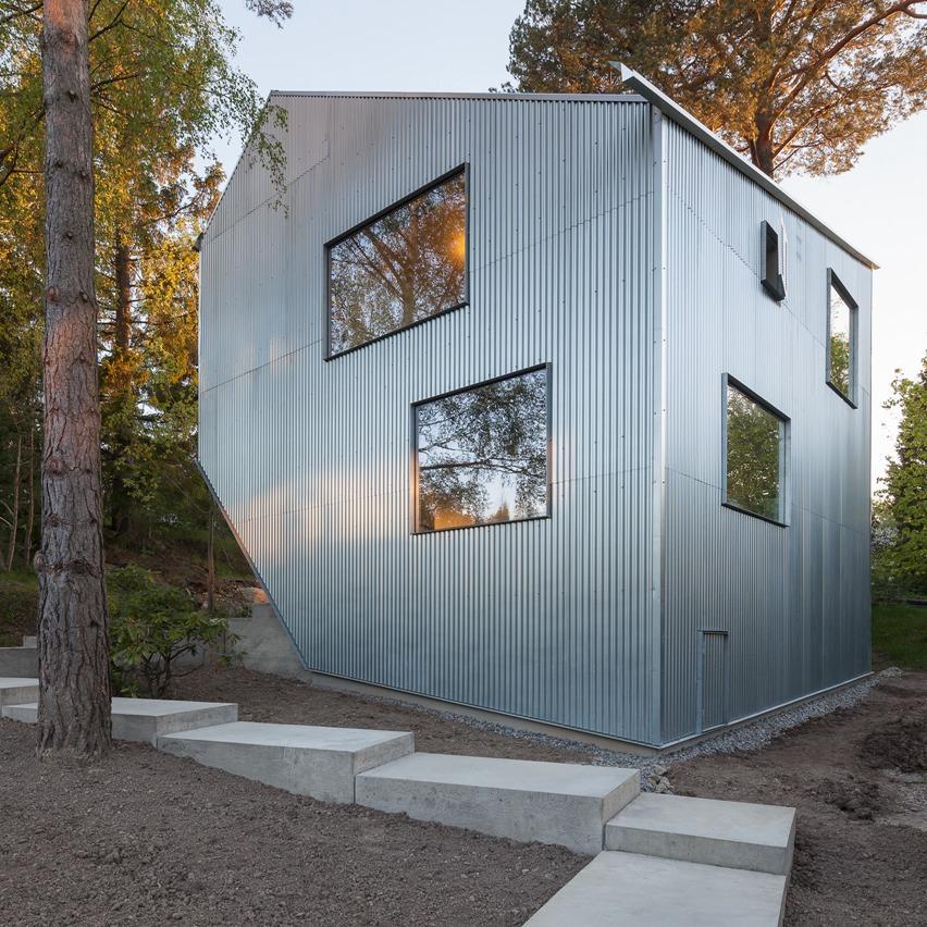 1499757501487874.jpg Happy-Cheap-house-sweden-tommy-carlsson-dezeen-low-cost-housing-sq-852x852.jpg