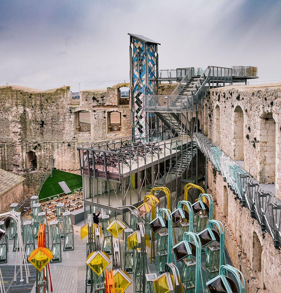 1500870621122371.jpg 017-Refurbishment-of-Garcimuñoz-Casttle-including-a-Media-Library-by.jpg