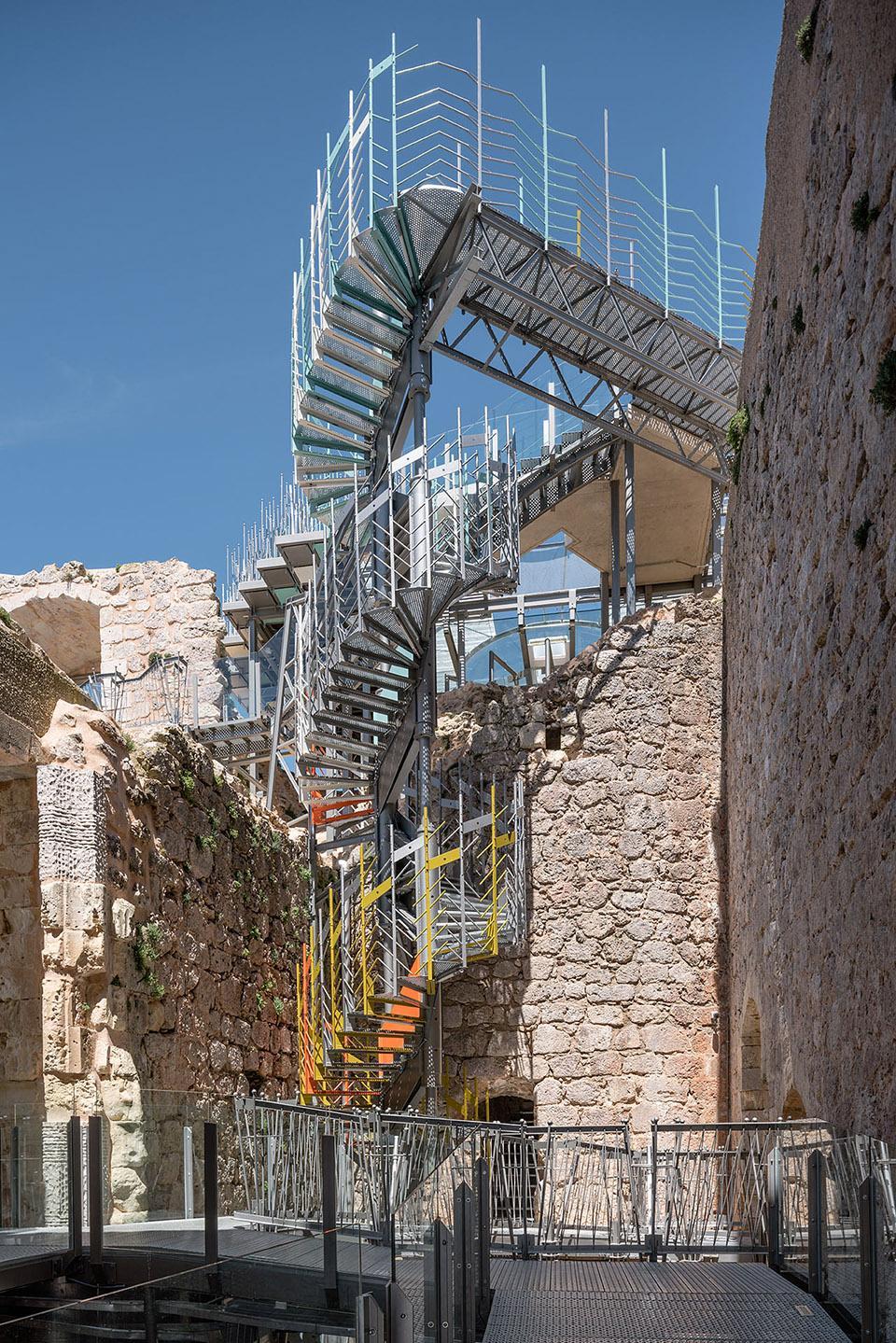 1500871189857450.jpg 004-Refurbishment-of-Garcimuñoz-Casttle-including-a-Media-Library-by.jpg