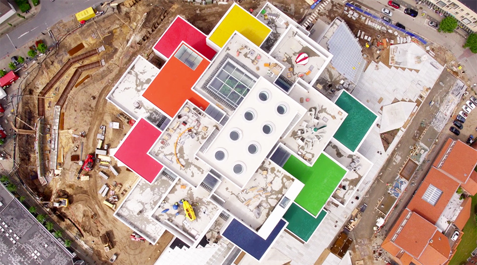 lego-house-drone-video-bjarke-ingels-group-big-museum-billund-denmark-designboom-01.jpg