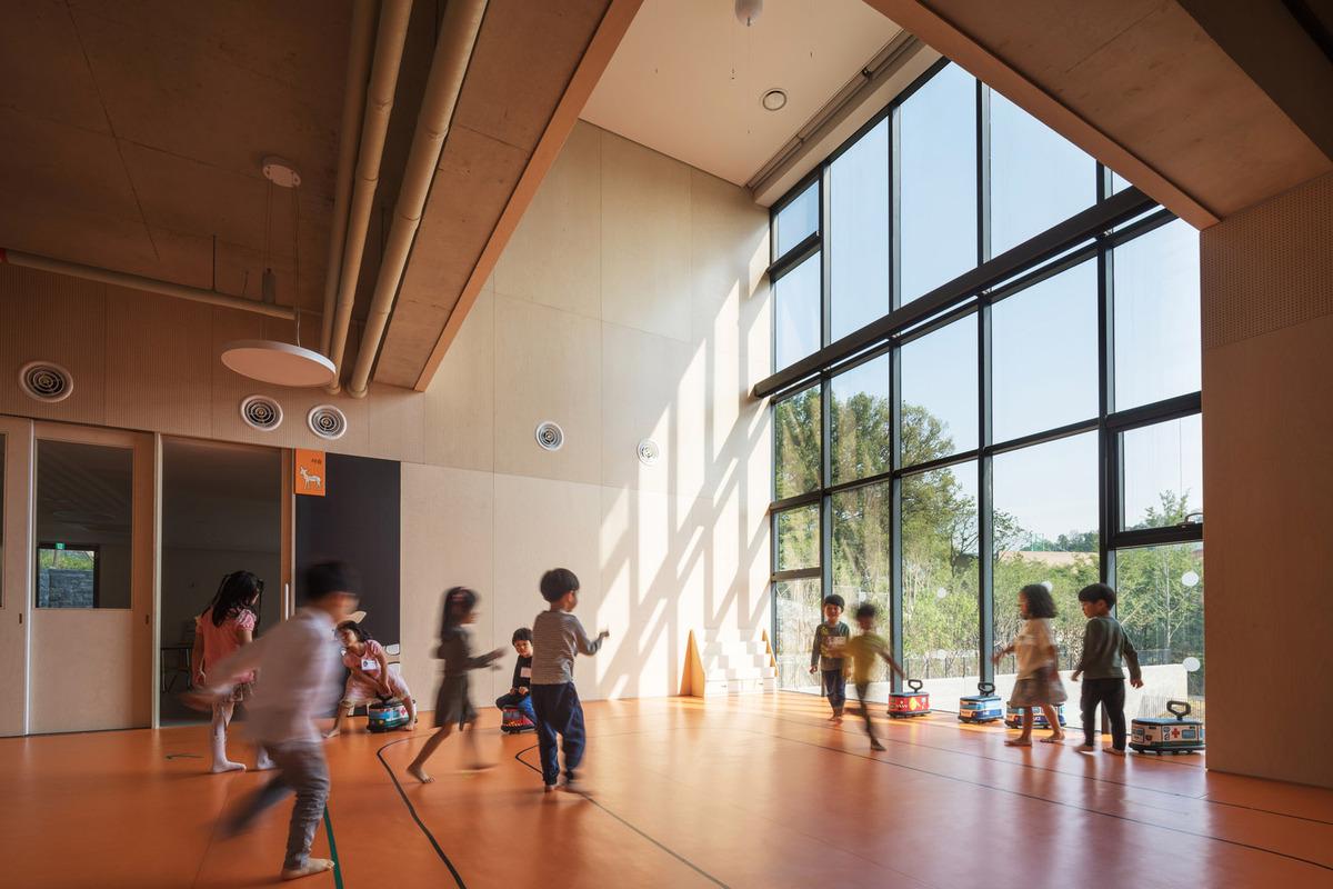 拥抱阳光，与自然相融——Naver Imae幼儿园 / D•LIM Architects