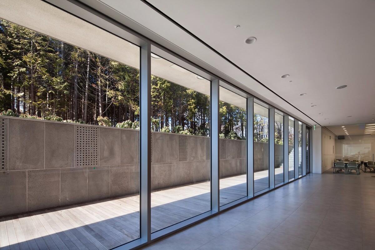 九桥会堂 ——停车场与屋面的无缝融合 / D·Lim Architects