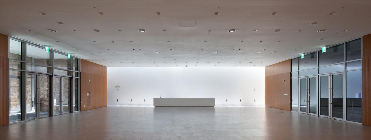 九桥会堂 ——停车场与屋面的无缝融合 / D·Lim Architects
