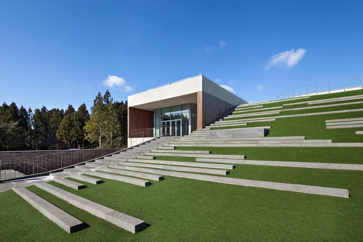 九桥会堂 ——停车场与屋面的无缝融合 / D·Lim Architects