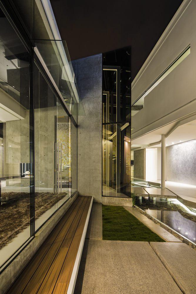 75°角凌厉向上，张力十足的PMX一号住宅 / QBO3 Arquitectos