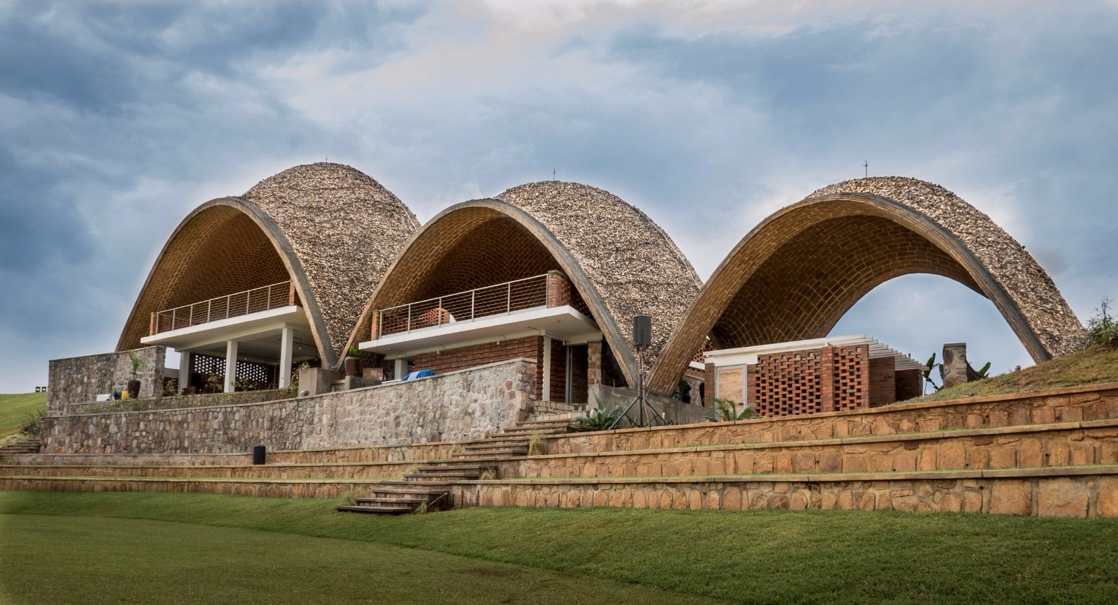 土生土长的本土建筑:卢旺达板球馆 | 建筑学院