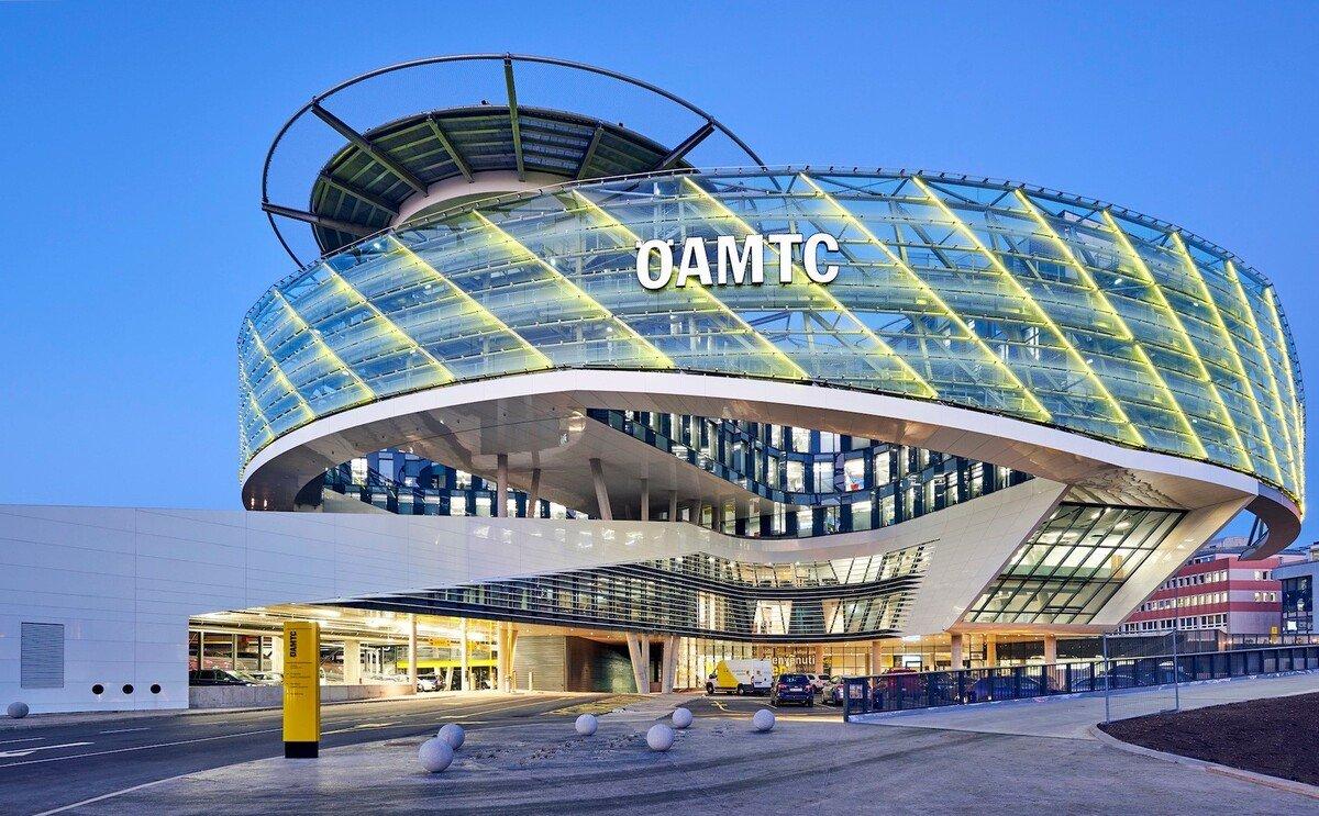 仿佛正在高速运转的齿轮与链条：OEAMTC总部大楼