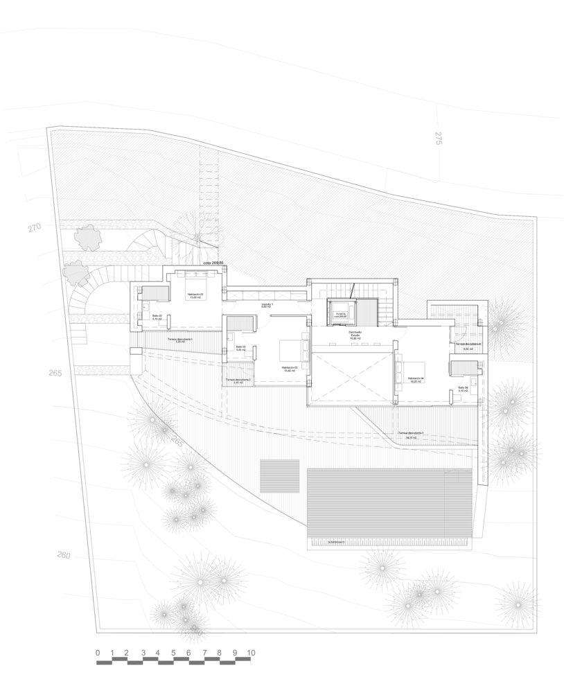 一个妖娆的山中白房子 / RGB arquitectos