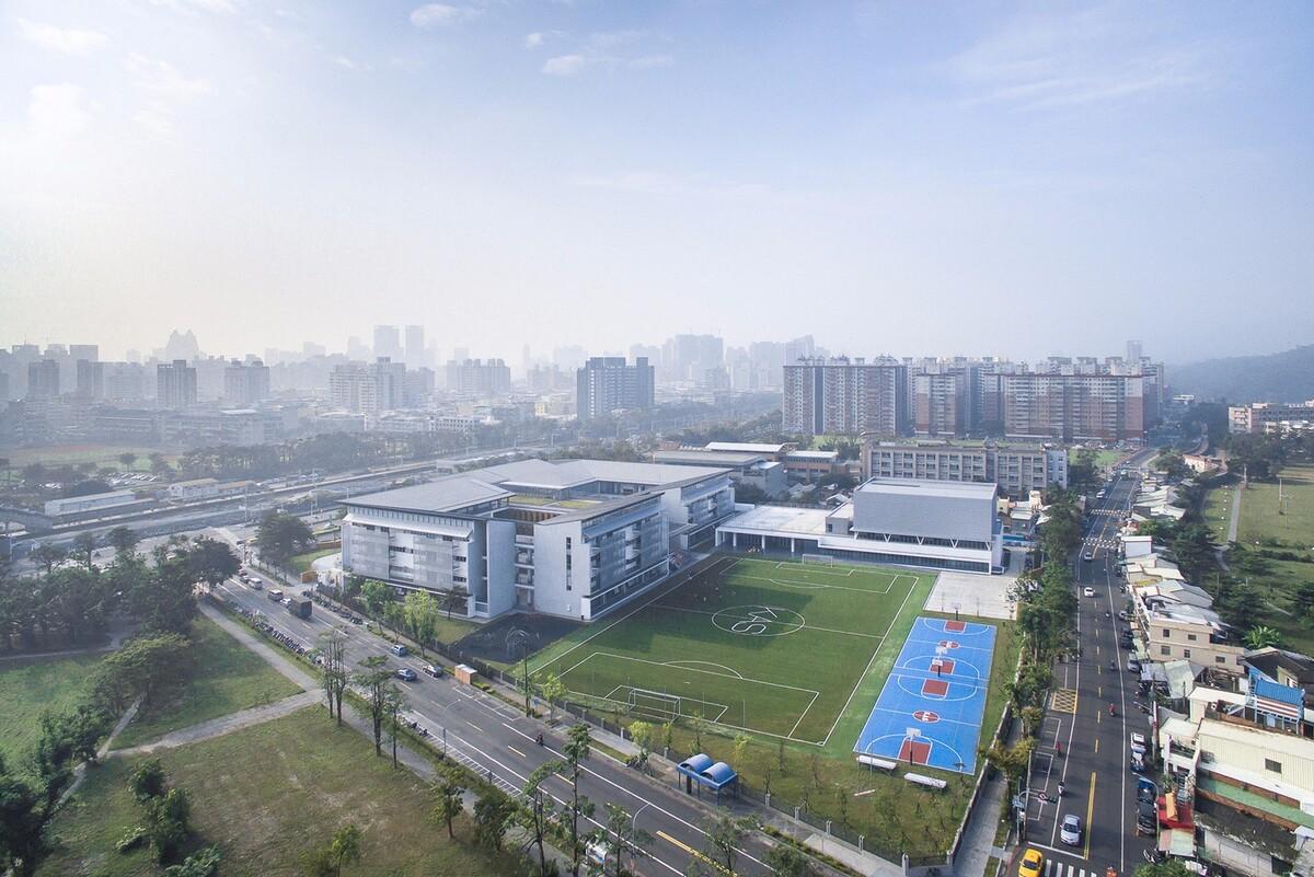 外观低调，内部别有洞天的高雄市美国学校体育馆
