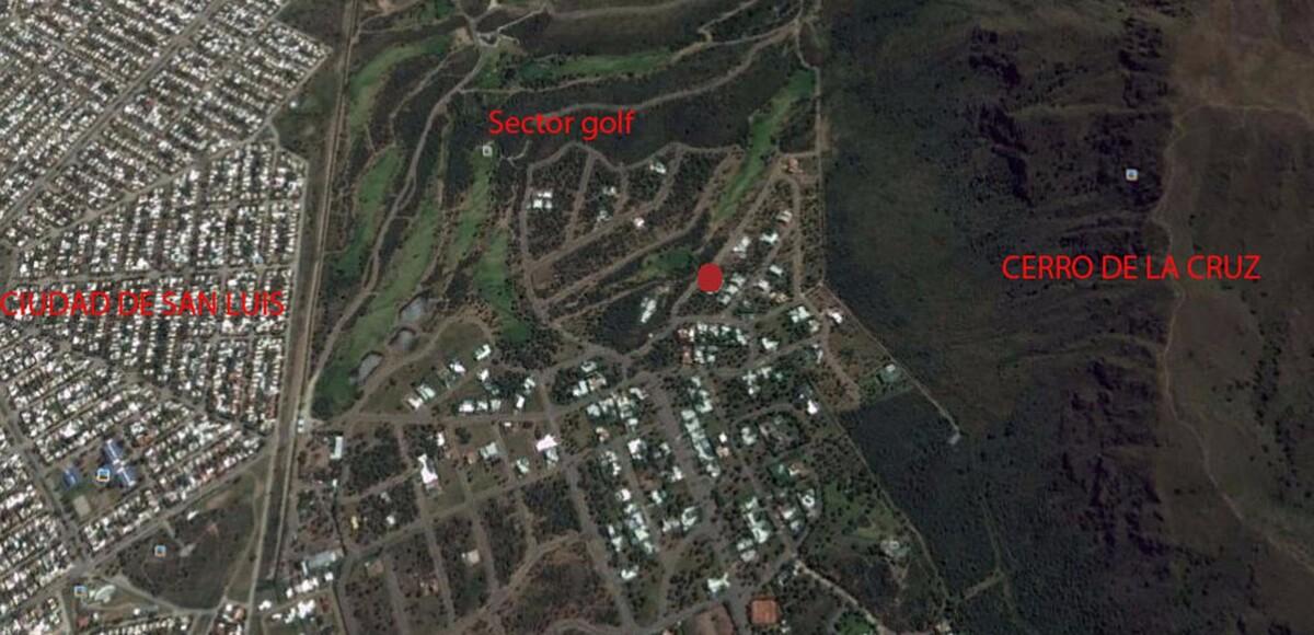 一座与地貌融合相生的斜坡住宅