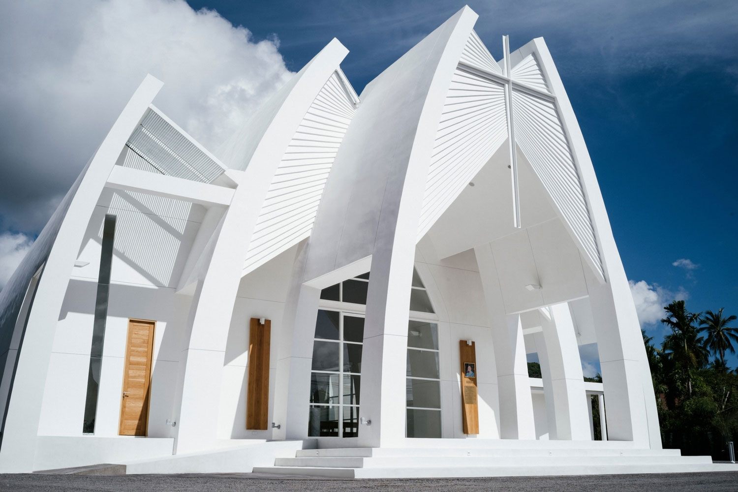 聆听圣音的纯白教堂 — mary基督教堂