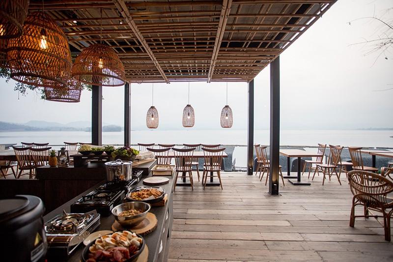 Z9 度假村，滨河建造可持续性酒店——泰国度假天堂