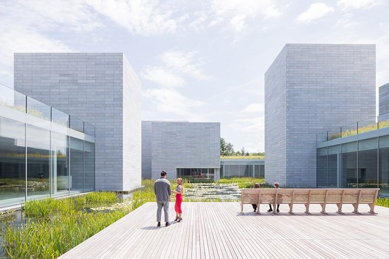 1538031993833100.jpg glenstone-museum-thomas-phifer-architecture-maryland-usa_dezeen_2364_col_11.jpg