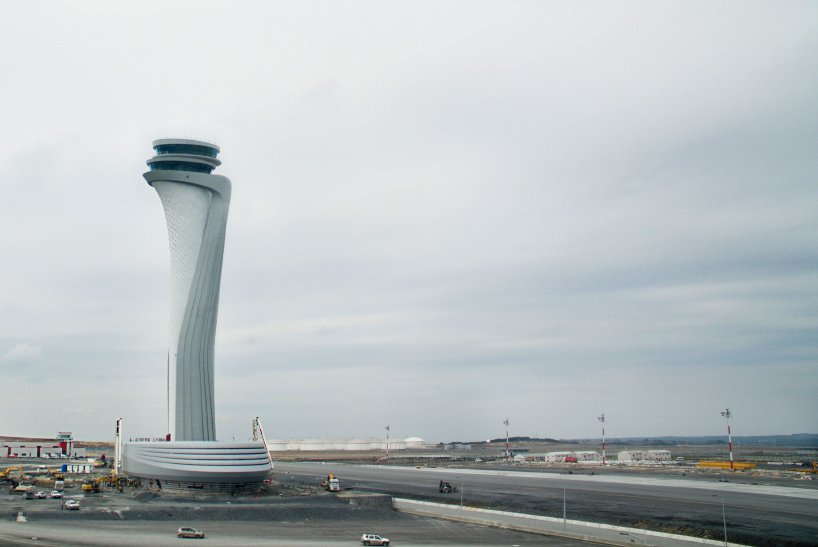 AECOM-pininfarina-air-traffic-control-tower-new-istanbul-airport-designboom-04.jpg