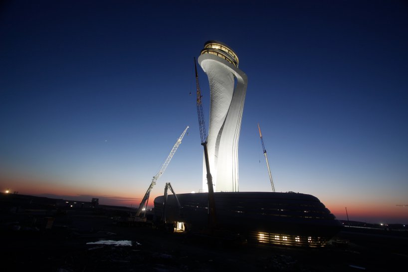 AECOM-pininfarina-air-traffic-control-tower-new-istanbul-airport-designboom-07.jpg