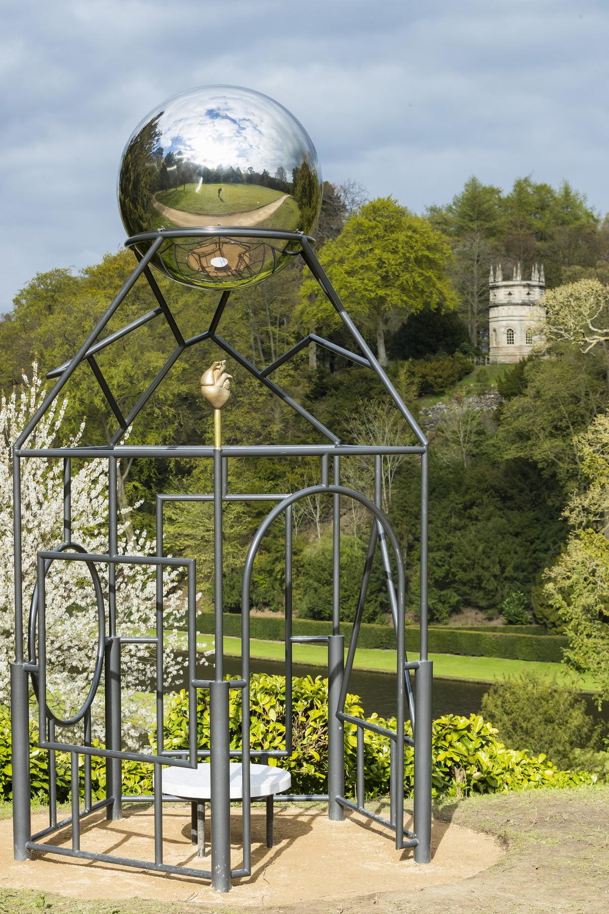 1543389428856260.jpg 调整大小 21_Lucy___Jorge_Orta_at_Fountains_Abbey._Image_credit_Chris_Lacey__4.jpg