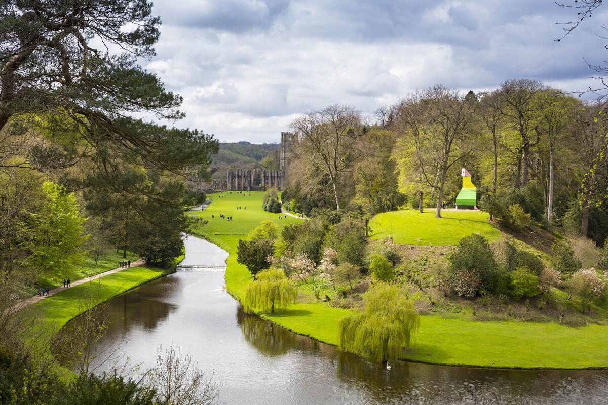 1543389672856668.jpg 1_Charles_Holland_at_Fountains_Abbey._Image_credit_Chris_Lacey__6.jpg