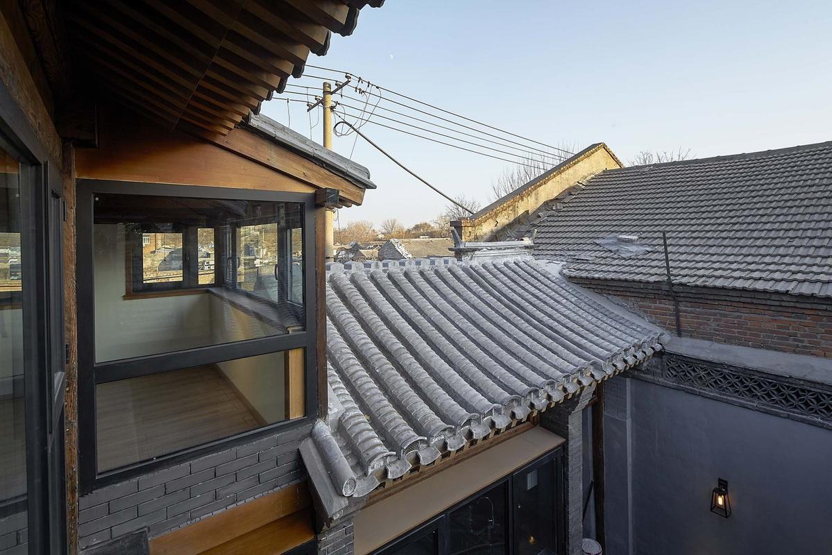 1548660354261171.jpg 调整大小 29_132-正房二层远眺厢房屋顶.jpg