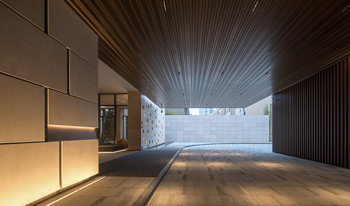 7 - 酒店入口架空通廊 Overhead Passage at the Hotel Entrance.jpg