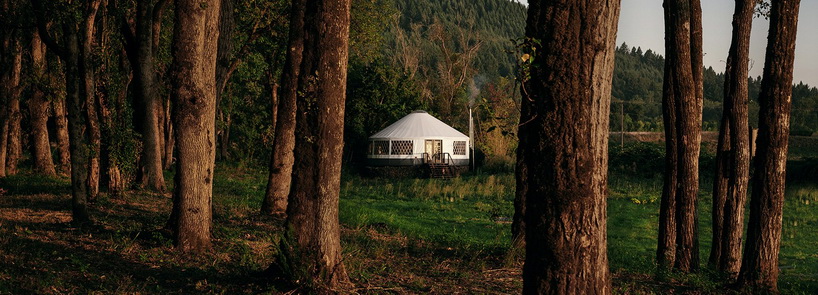 调整大小 zach-both-DIY-yurt-designboom-1800.jpg