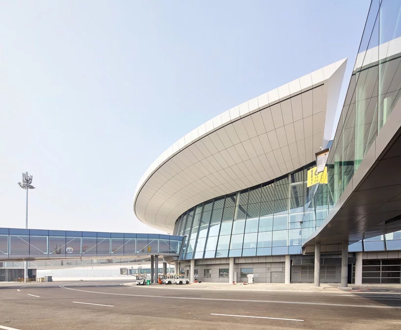 zaha-hadid-daxing-airport-beijing-designboom-9.webp.jpg
