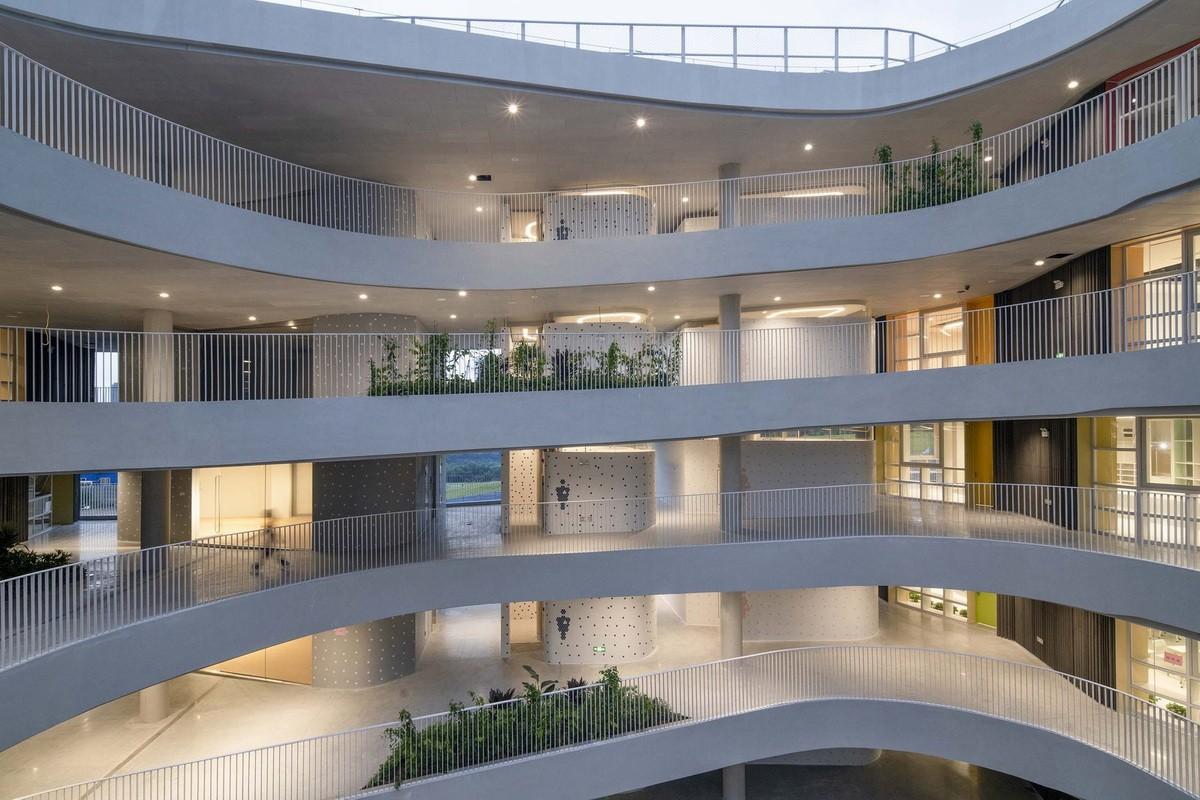 城市中的“山谷庭院”：深圳红岭实验小学 / 源计划建筑师事务所