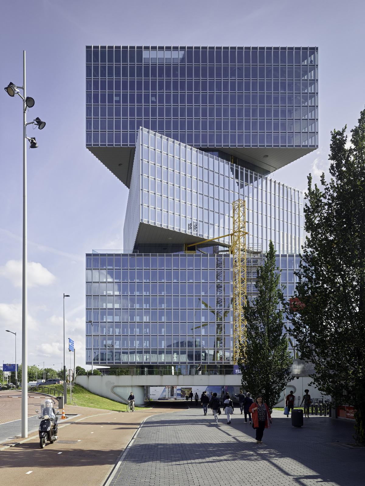 1575620759785347.jpg a1 _nhow_Amsterdam_RAI_cover_Walter_Herfst.jpg