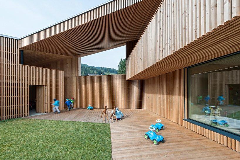 feld72-kindergarten-valdaora-di-sotto-tyrol-designboom-03