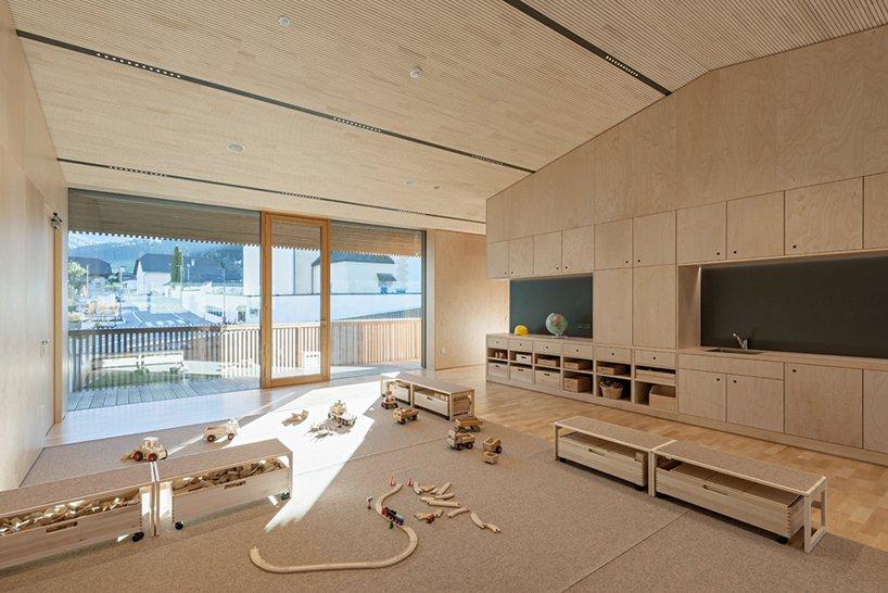 feld72-kindergarten-valdaora-di-sotto-tyrol-designboom-03