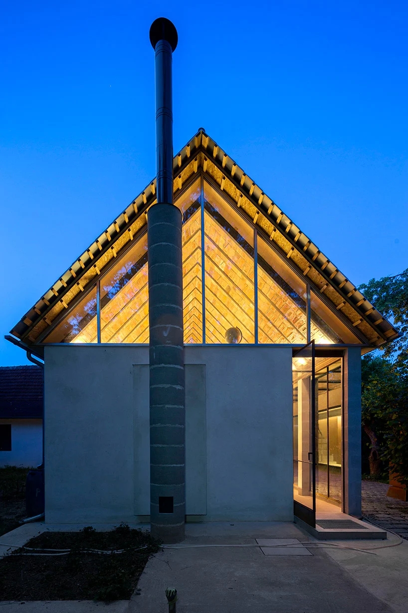 architekti-BKPS-family-house-extension-cachtice-slovakia-designboom-09.webp.jpg