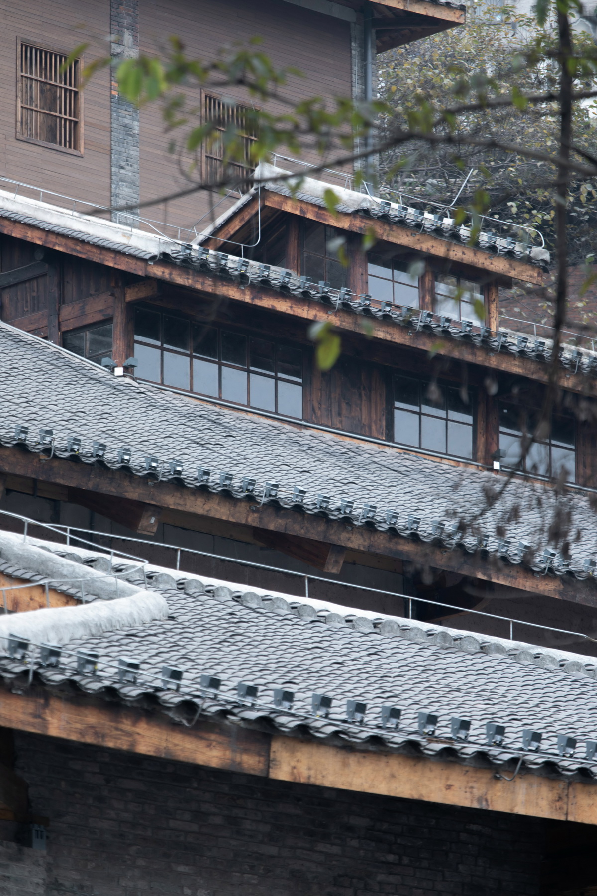 e3 -屋面层叠-A stack of roofs-摄影：DID STUDIO_调整大小.jpg