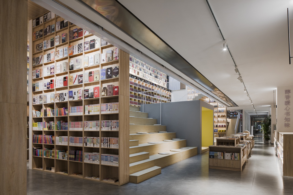 14 改造后书店空间 Bookstore space©Peter Dixie（英），洛唐建筑摄影_调整大小.jpg