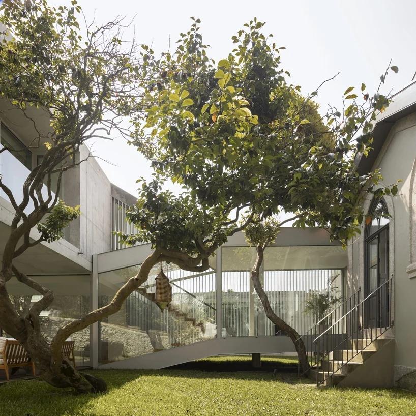 1597896508715584.jpg fcc-arquitectura-gc-house-portugal-designboom-3.webp.jpg