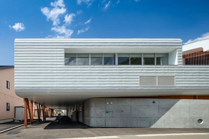 tesoro-nursery-school-aisaka-architects-atelier-fukushima-japan-designboom-03.webp.jpg