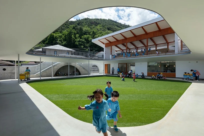 tesoro-nursery-school-aisaka-architects-atelier-fukushima-japan-designboom-05.webp.jpg