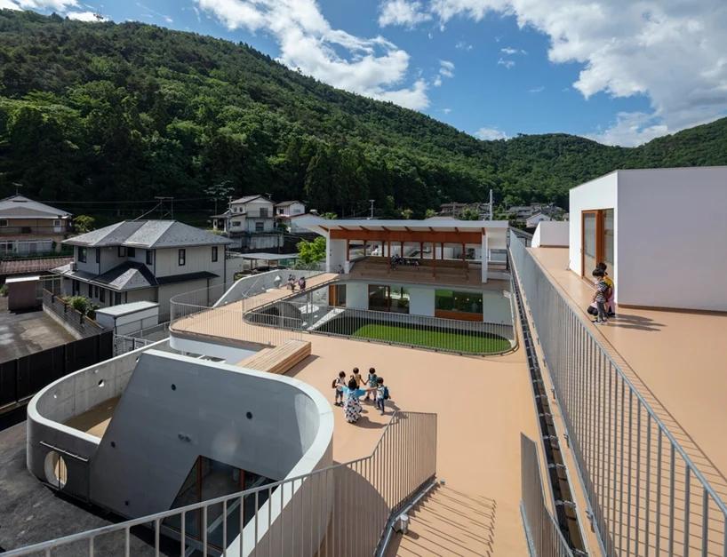 tesoro-nursery-school-aisaka-architects-atelier-fukushima-japan-designboom-06.webp.jpg