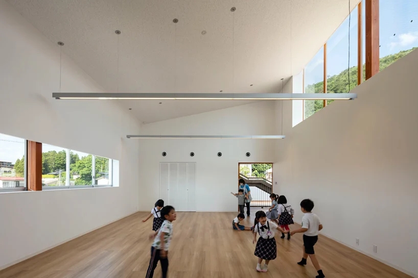 tesoro-nursery-school-aisaka-architects-atelier-fukushima-japan-designboom-010.webp.jpg